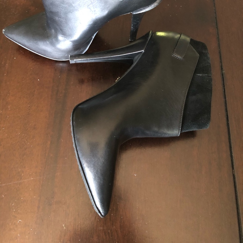 Kenneth Cole Booties 🖤 - Picture 2 of 16